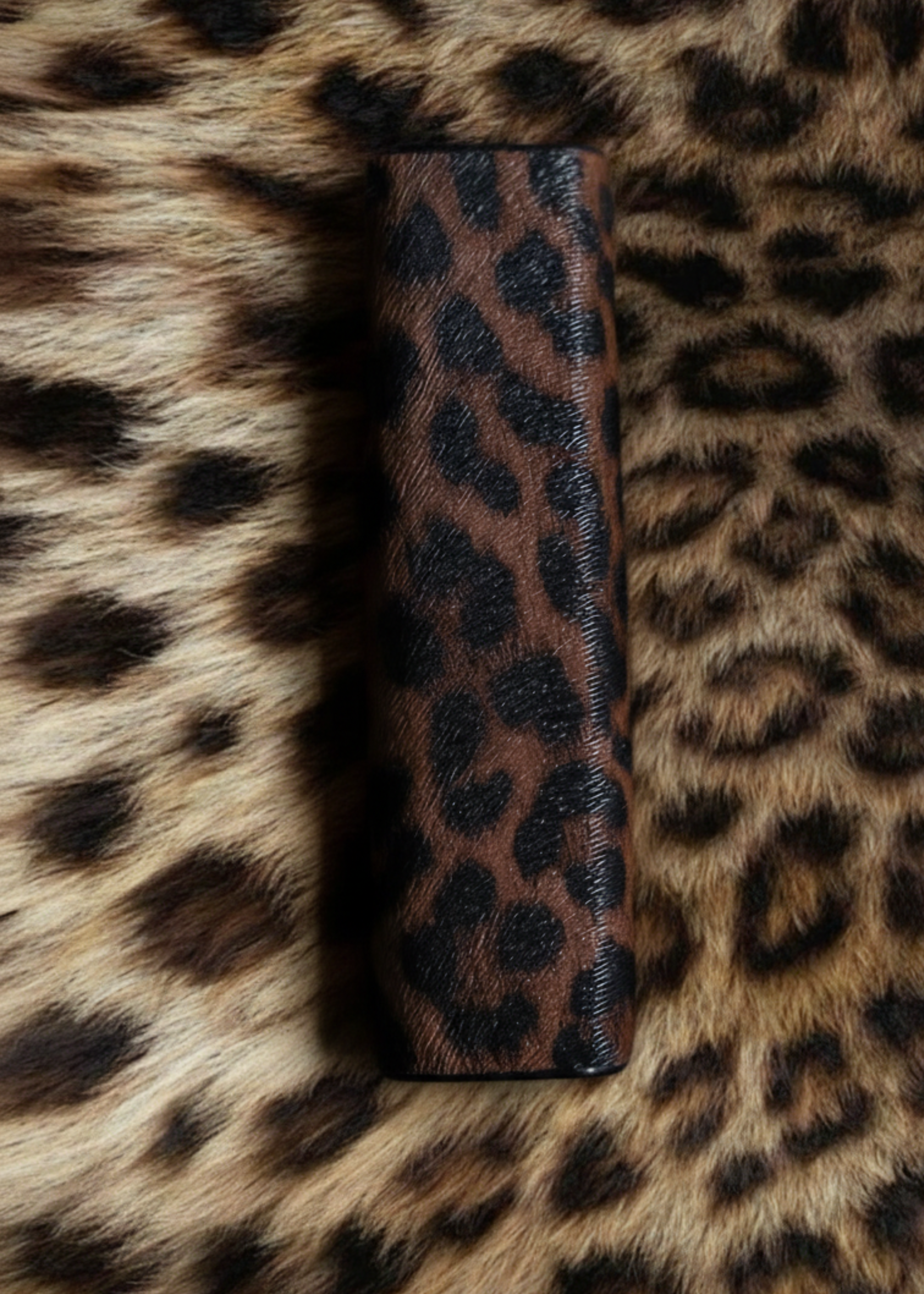 iluma one leopard brown