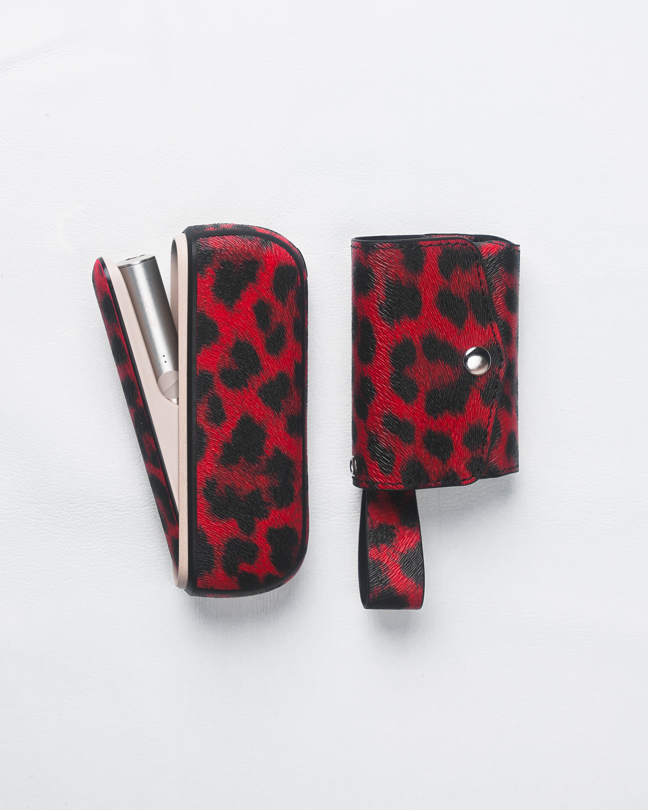 LEOPARD RED HOLDER